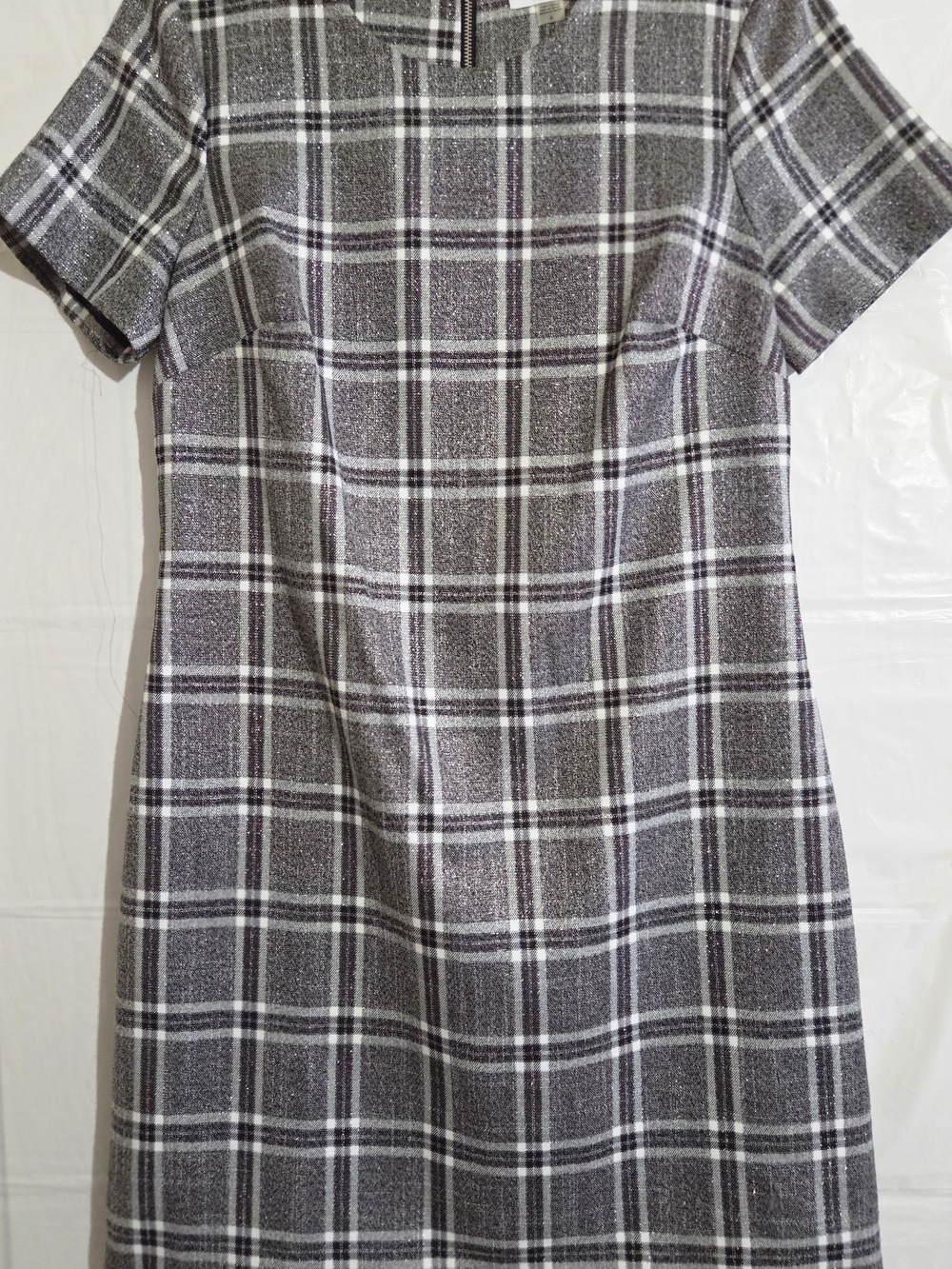 Calvin Klein Gray and White Plaid Short-Sleeve Shift Dress Metallic Size 6